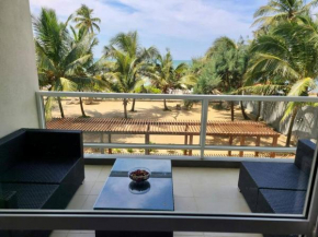 Beachfront Apartment With Pool near Colombo